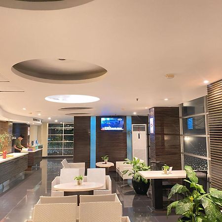 Studio One Thamrin Hotel Jacarta Exterior foto