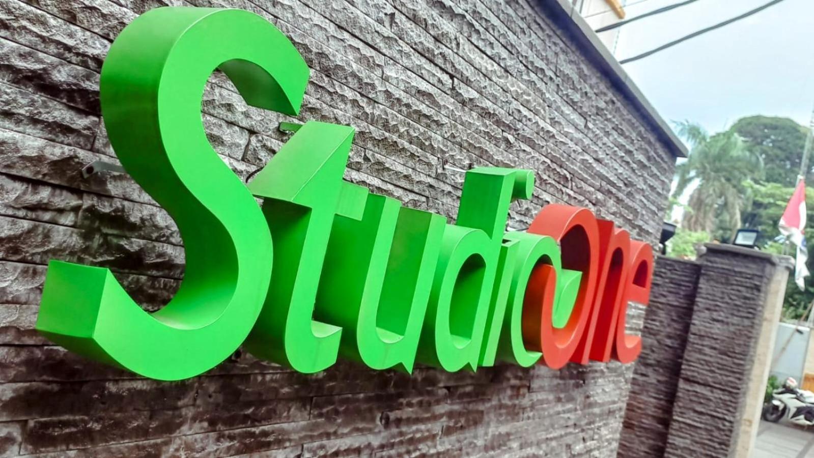 Studio One Thamrin Hotel Jacarta Exterior foto