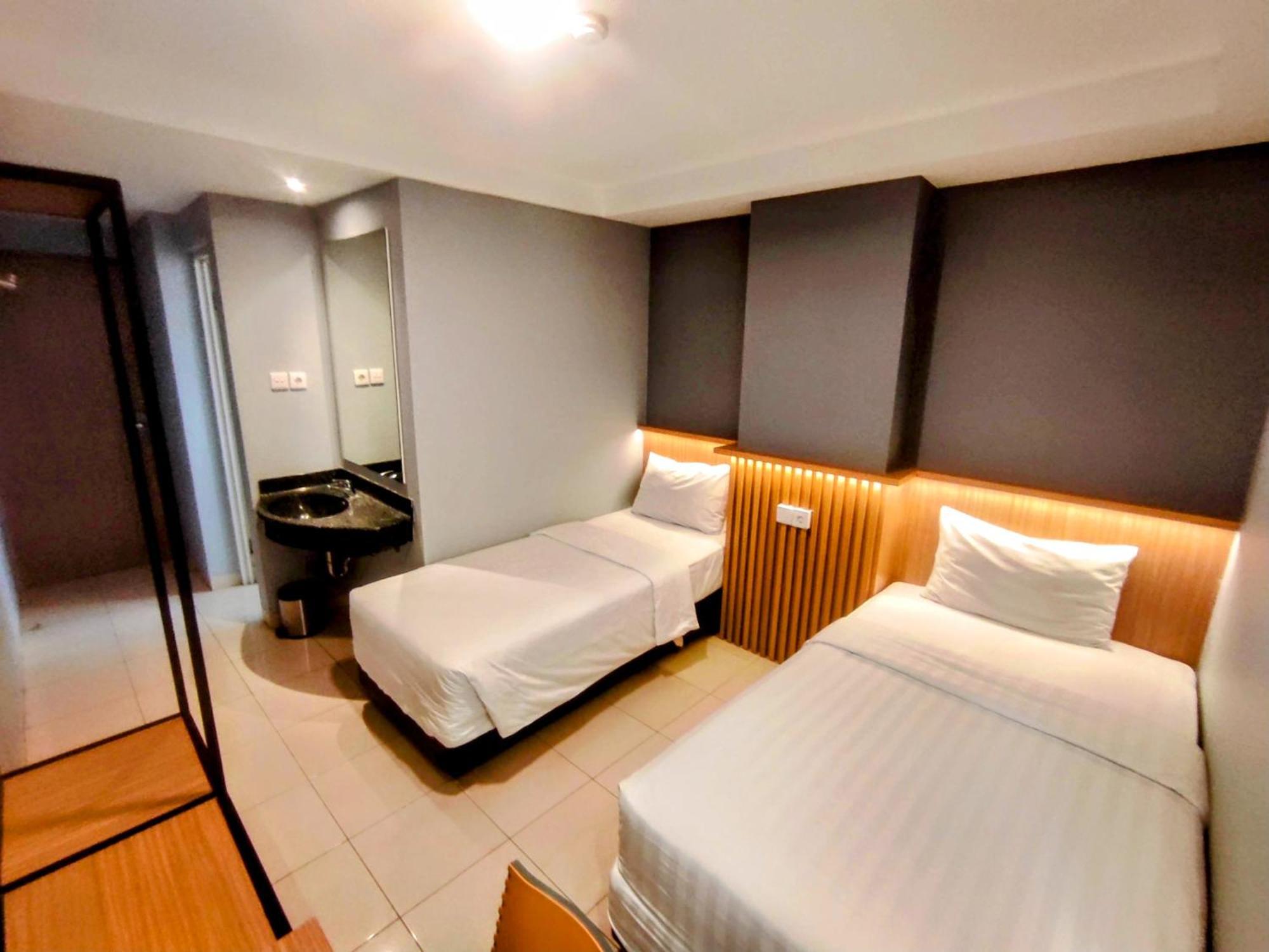 Studio One Thamrin Hotel Jacarta Exterior foto