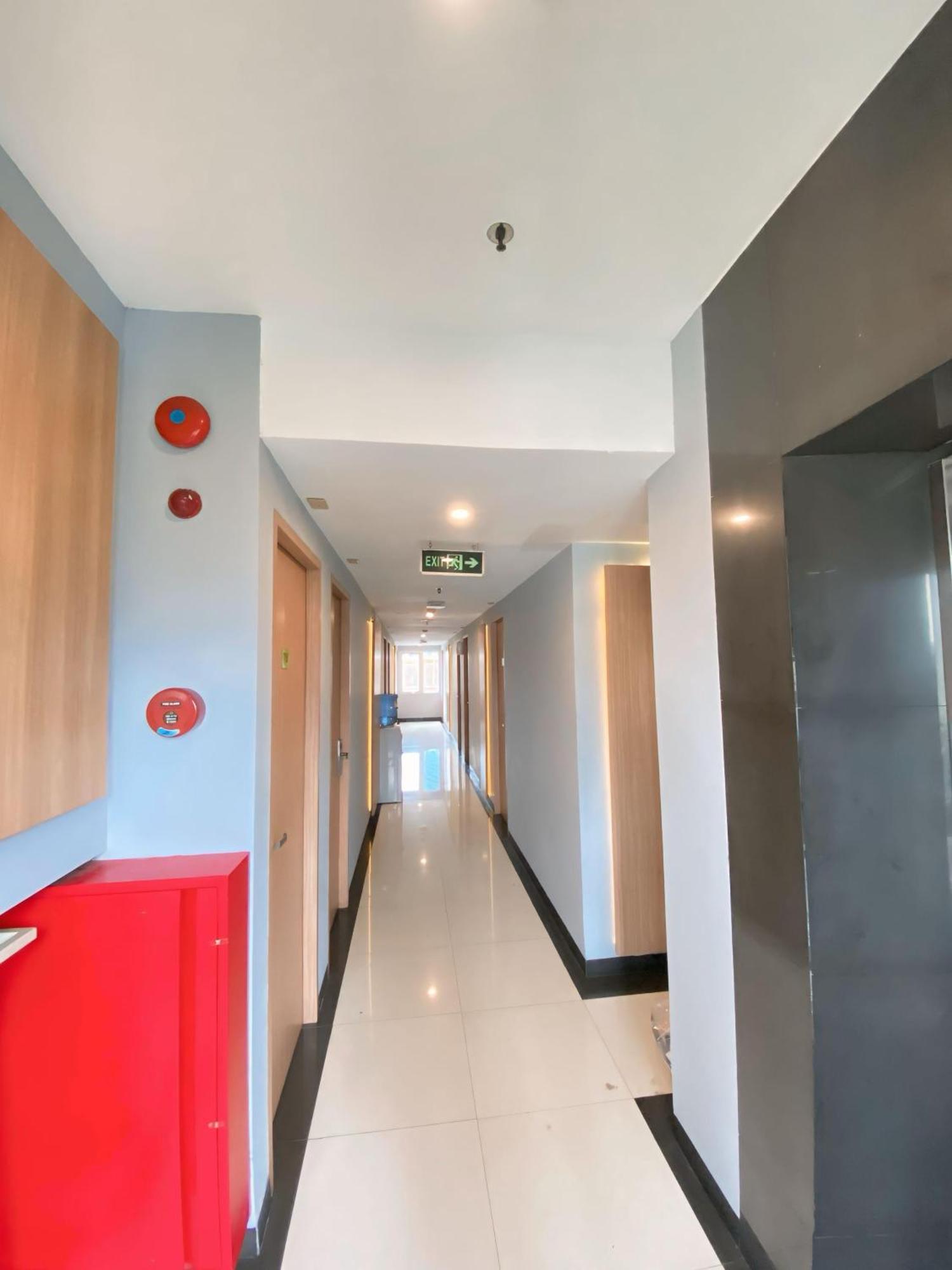 Studio One Thamrin Hotel Jacarta Exterior foto