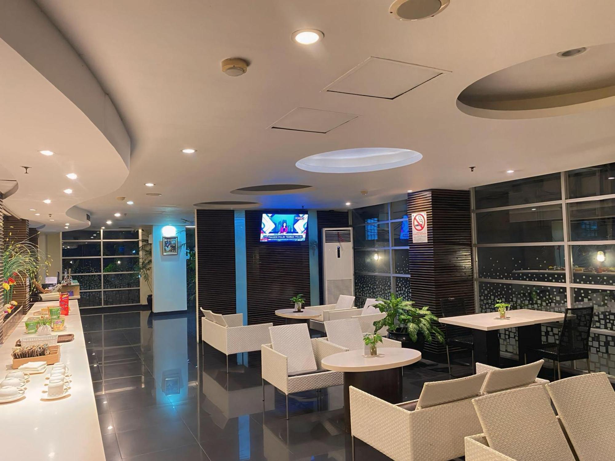 Studio One Thamrin Hotel Jacarta Exterior foto