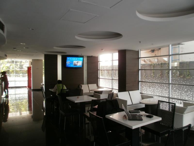 Studio One Thamrin Hotel Jacarta Exterior foto