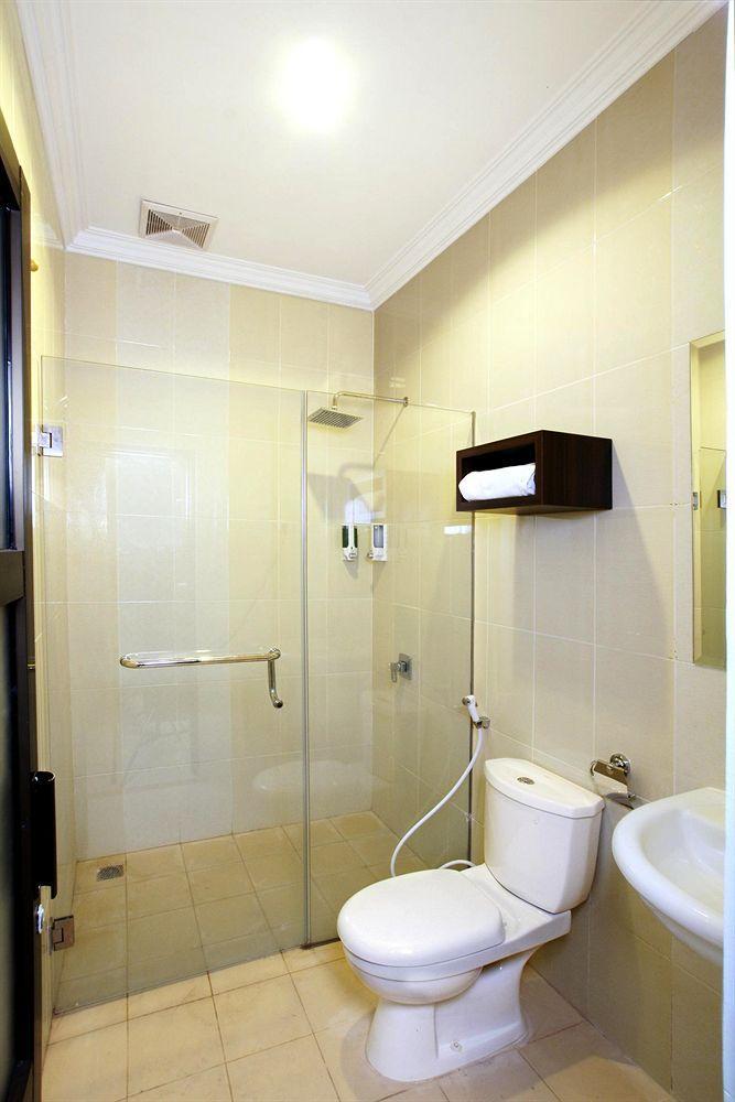 Studio One Thamrin Hotel Jacarta Exterior foto