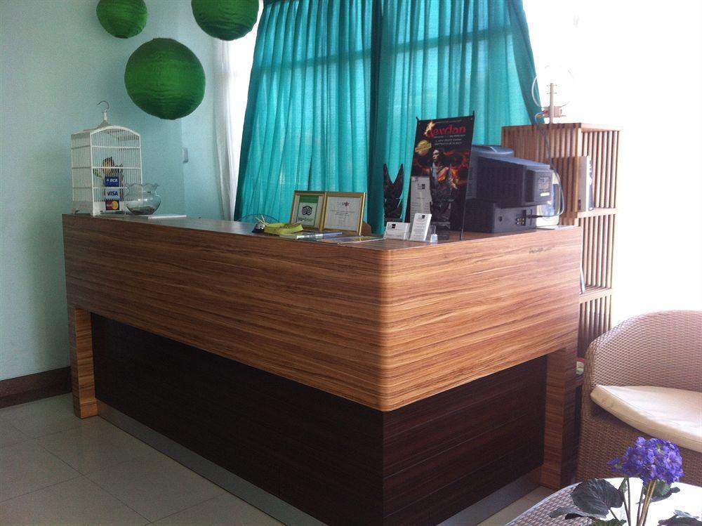 Studio One Thamrin Hotel Jacarta Exterior foto