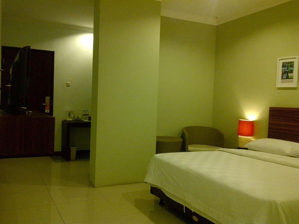 Studio One Thamrin Hotel Jacarta Exterior foto